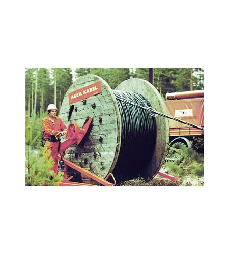 / uploads/winchingandjetting/hydrauliccabledrumstand640100
